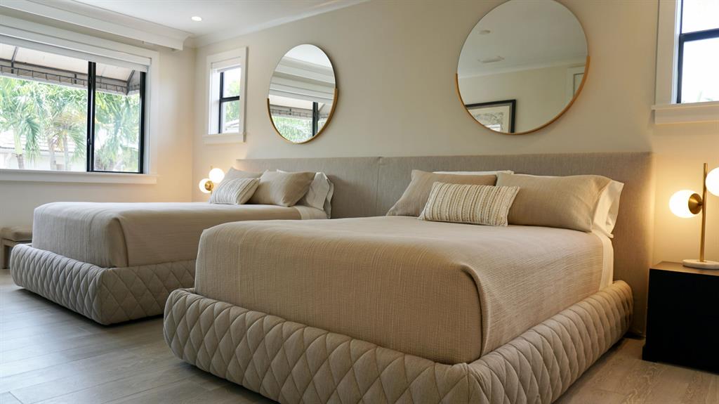 VINTAGE PLACE - Residential