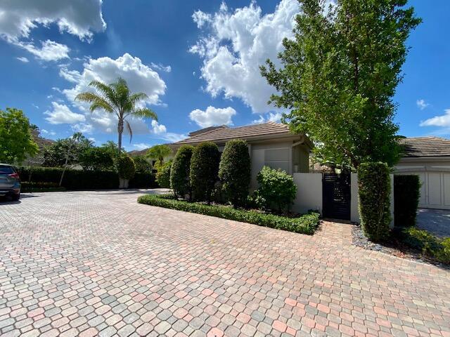 VINTAGE PLACE - Residential