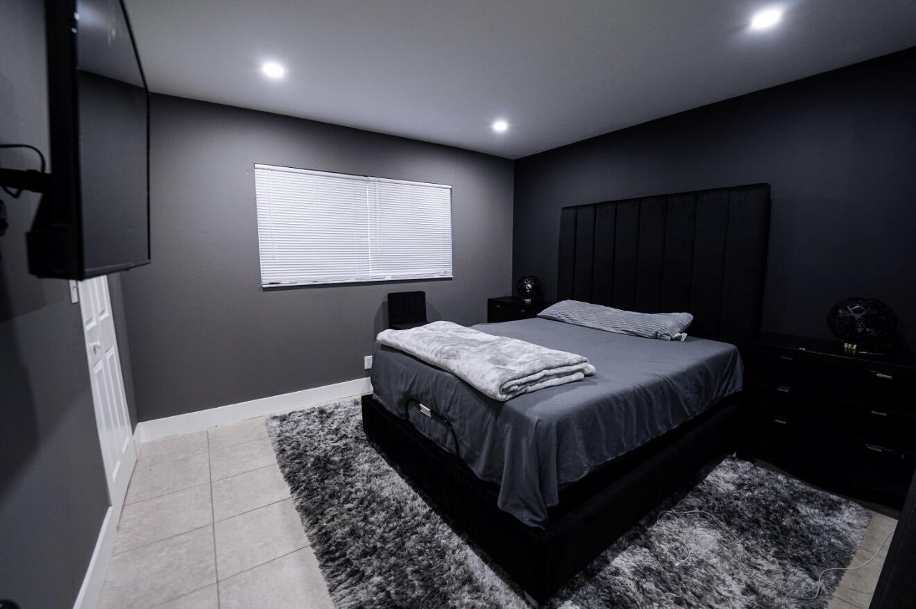 COVENTRY HOUSE - Residential Lease