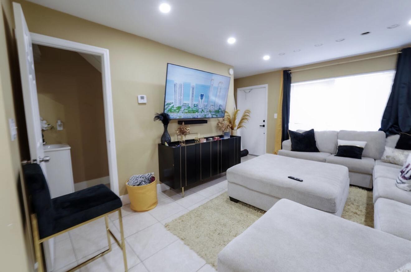 COVENTRY HOUSE - Residential Lease