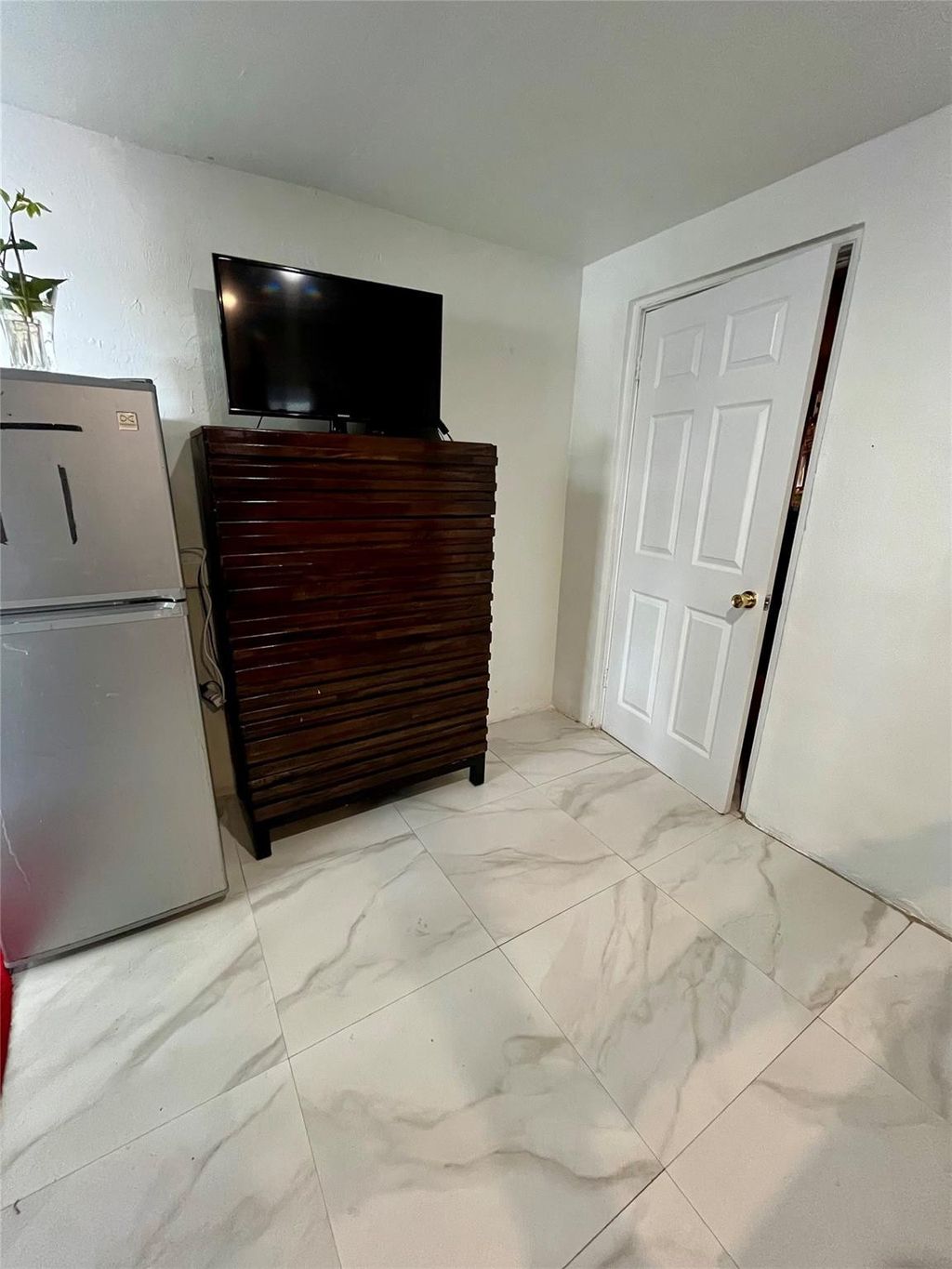 Photo of 748 W Dayton Circle, Fort Lauderdale, FL 33312 (MLS # F10544313)