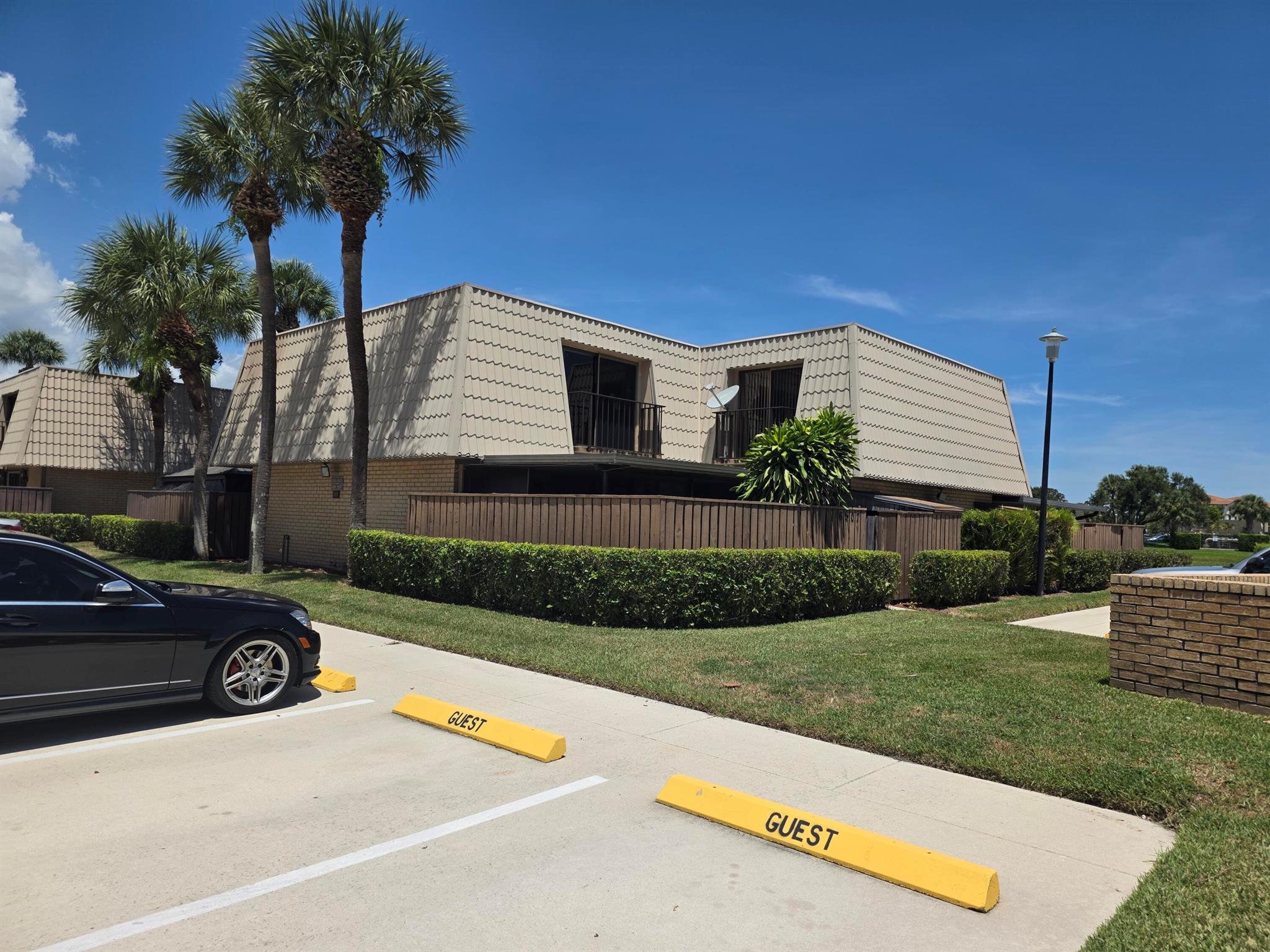 VILLAGE OF SANDALWOOD LAK - Residential Lease