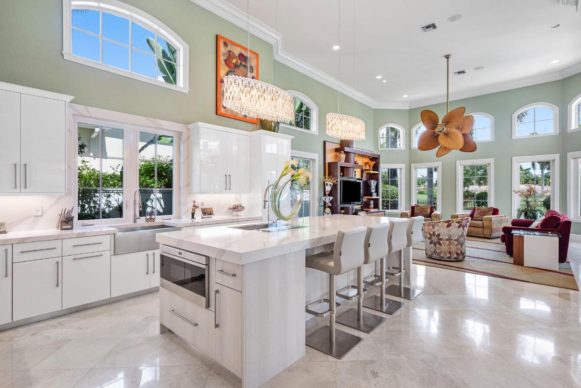 ROYAL PALM YACHT & COUNTRY CLUB - Residential