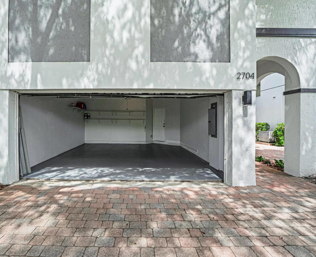 2704 Treasure Cove Circle