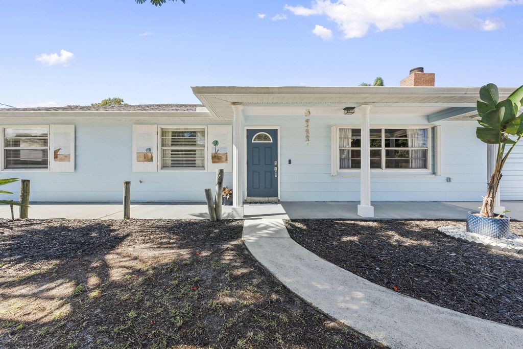 Photo of 6009 Bamboo Drive, Fort Pierce, FL 34982 (MLS # R11134698)