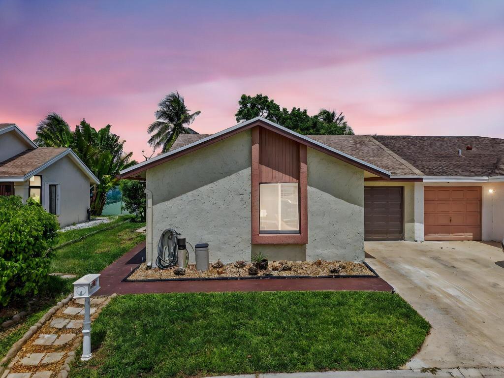 9667 Sunny Isle Circle