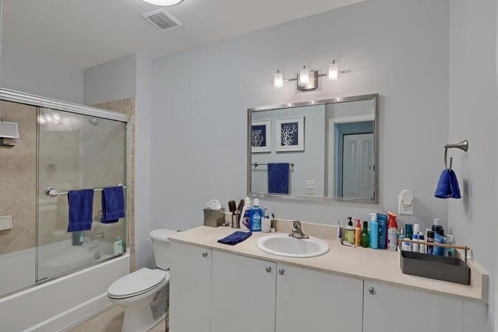 PRADO CONDO - Residential