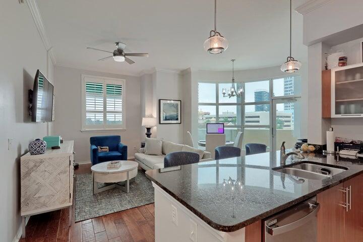 PRADO CONDO - Residential