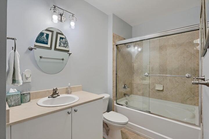 PRADO CONDO - Residential