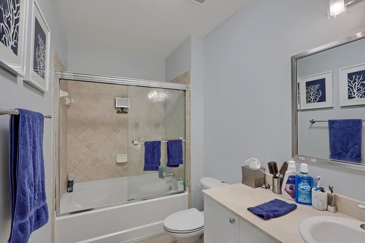 PRADO CONDO - Residential