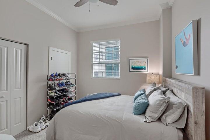 PRADO CONDO - Residential