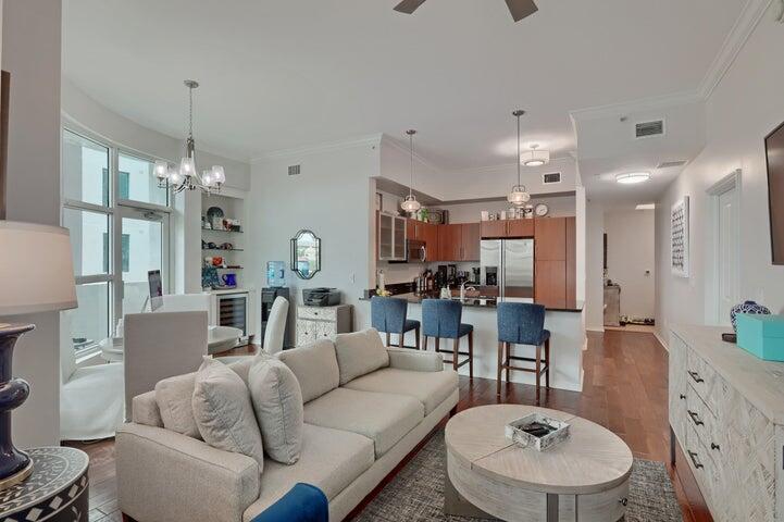 PRADO CONDO - Residential