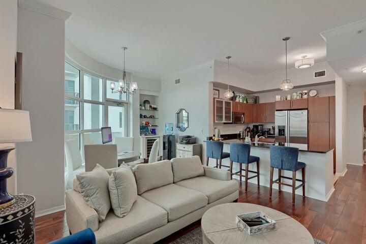 PRADO CONDO - Residential