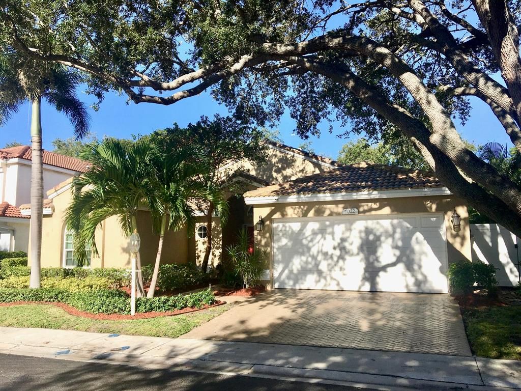 Photo of 1022 Siena Oaks Circle W, Palm Beach Gardens, FL 33410 (MLS # R10752078)