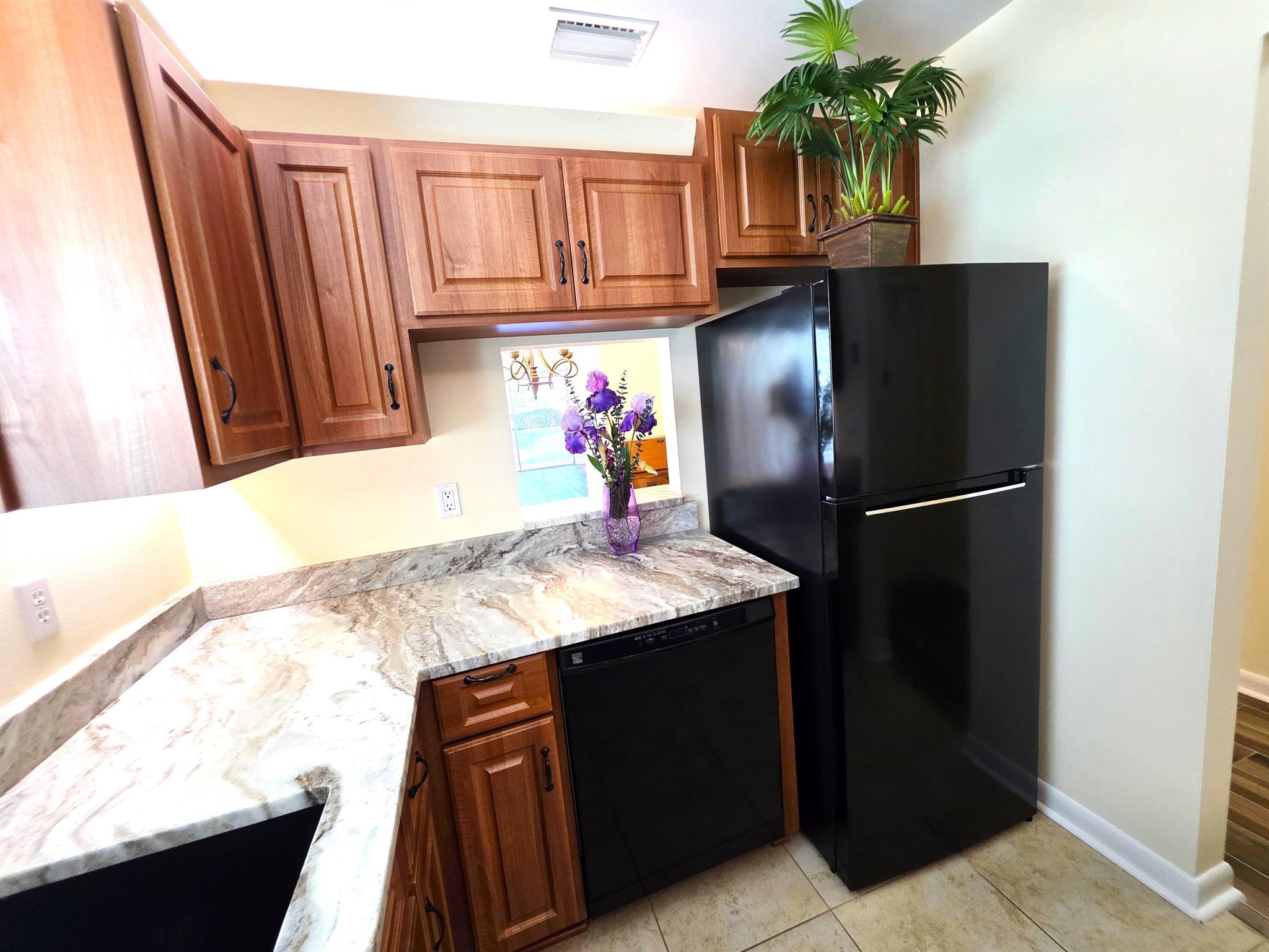 VISTA ROYALE PHASE IV BLD - Residential Lease