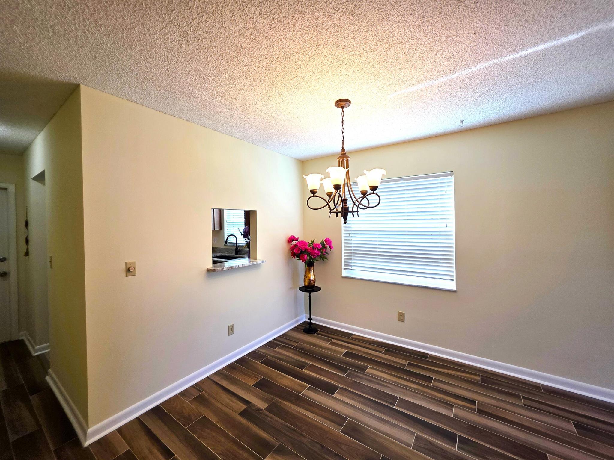 VISTA ROYALE PHASE IV BLD - Residential Lease