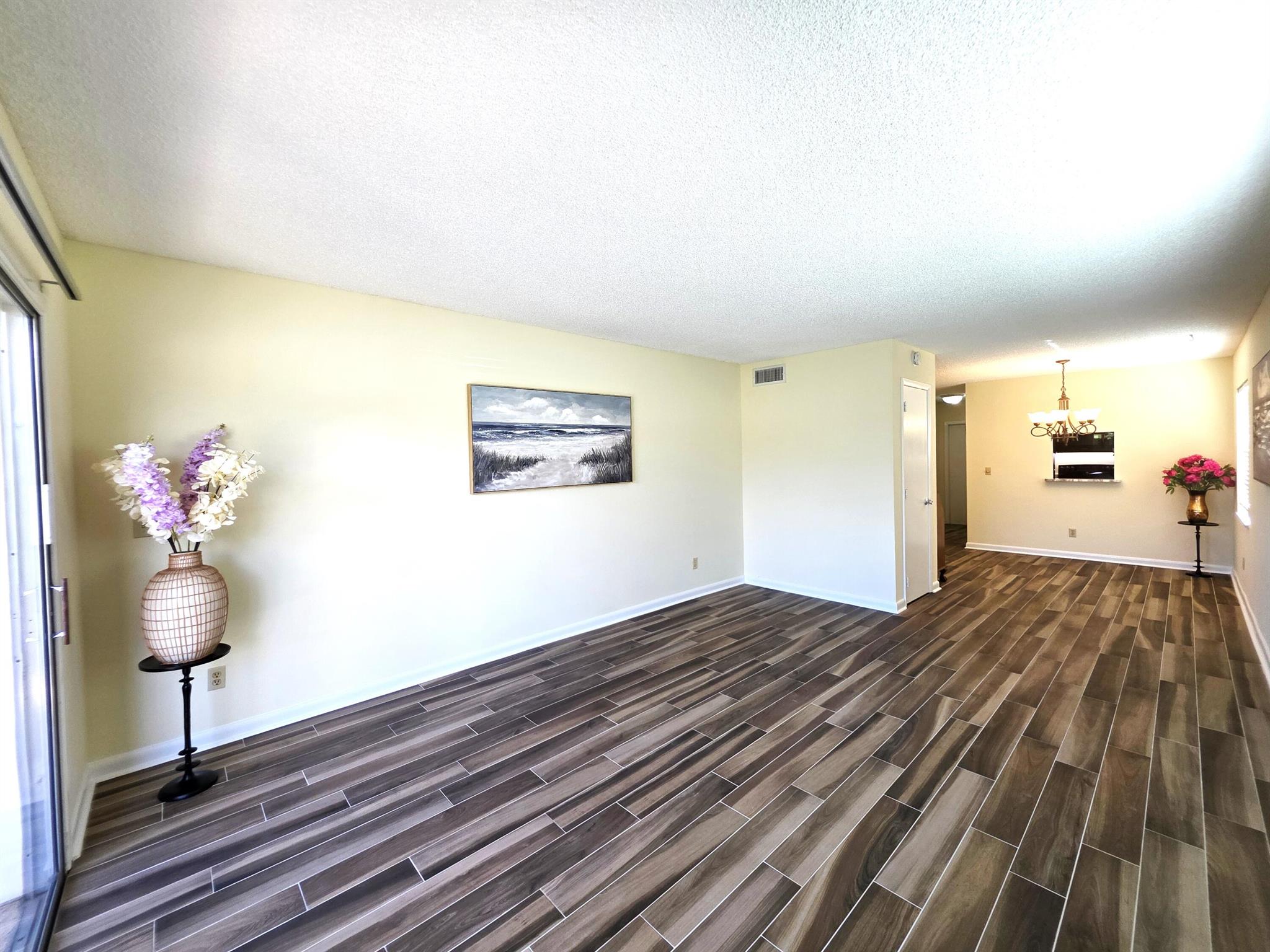 VISTA ROYALE PHASE IV BLD - Residential Lease