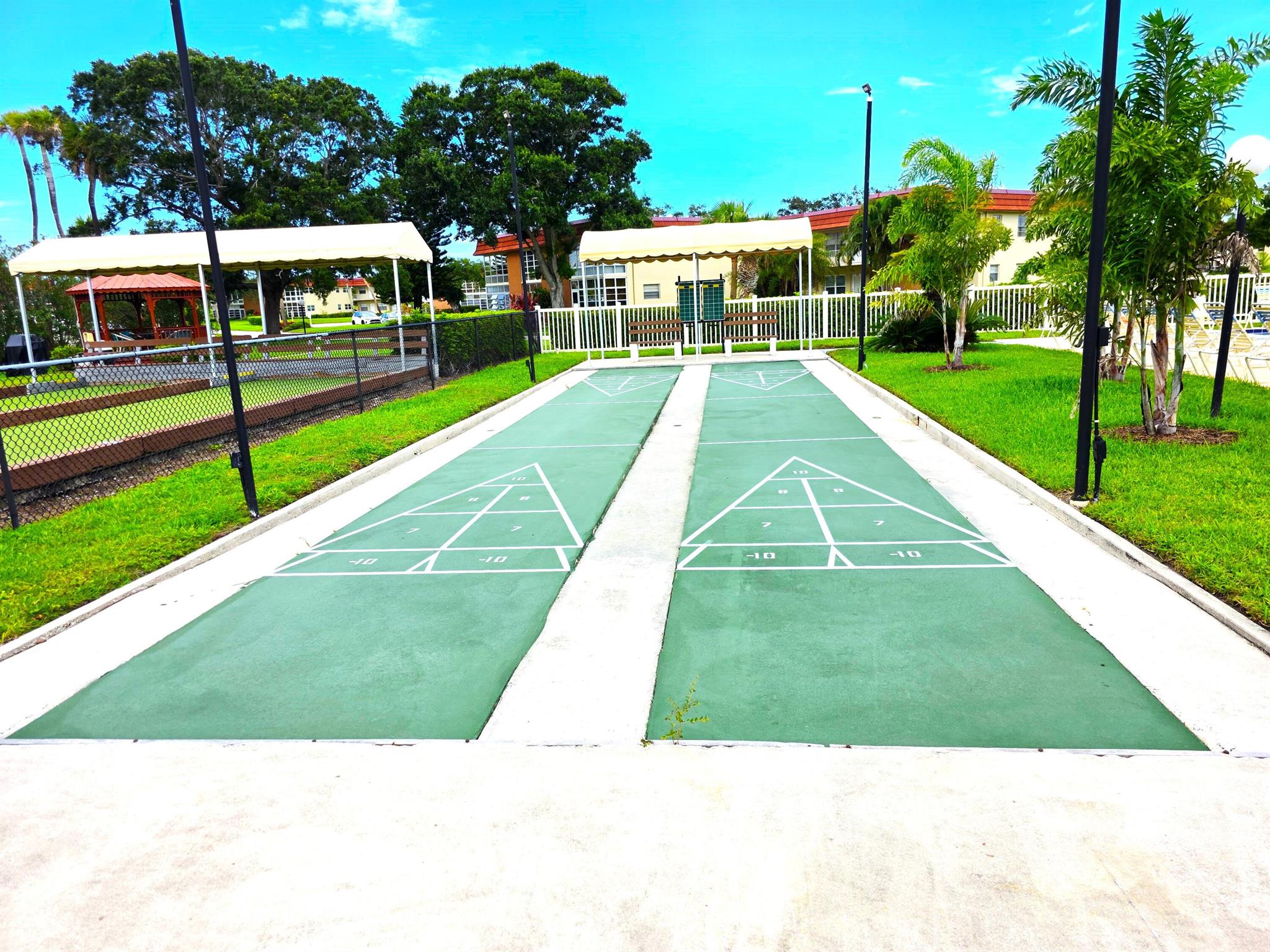 VISTA ROYALE PHASE IV BLD - Residential Lease