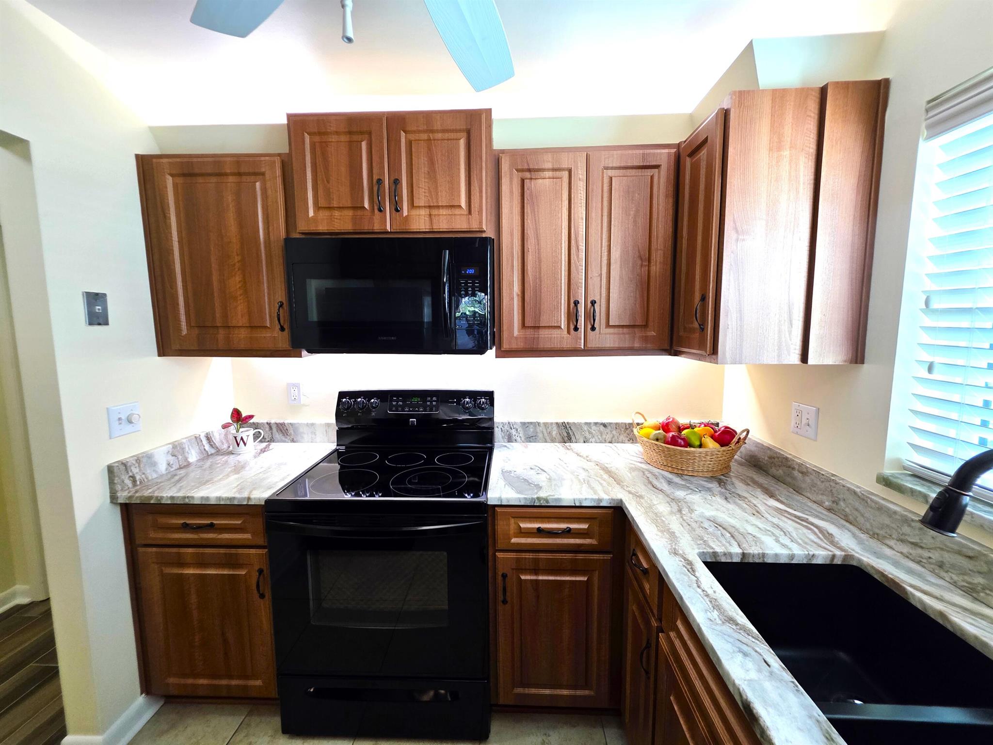 VISTA ROYALE PHASE IV BLD - Residential Lease