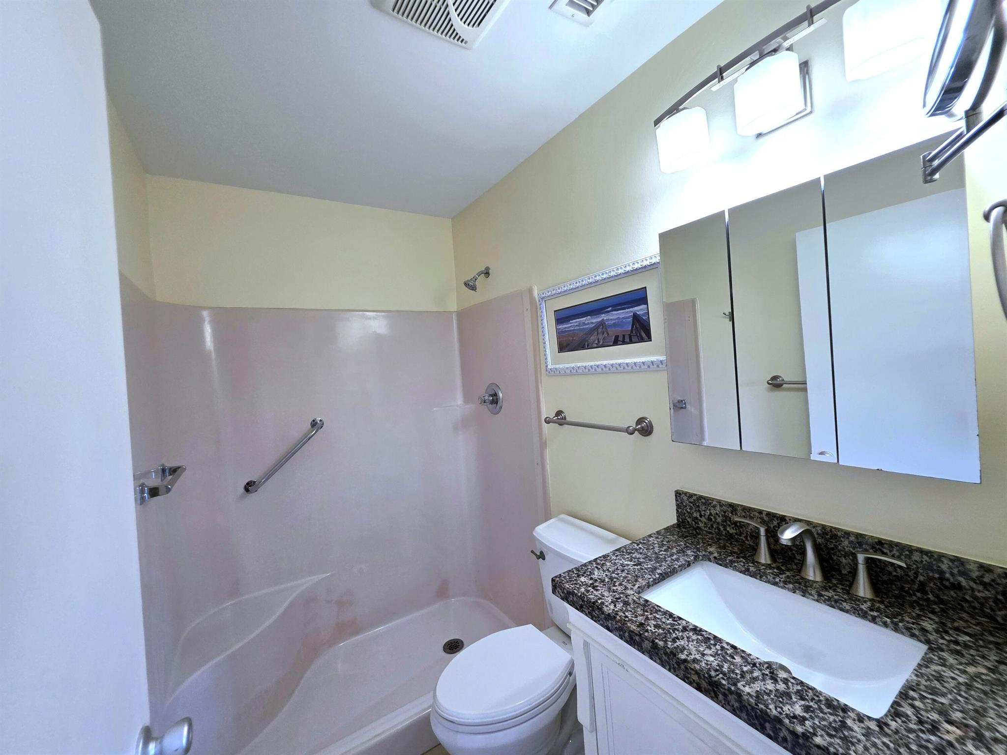 VISTA ROYALE PHASE IV BLD - Residential Lease