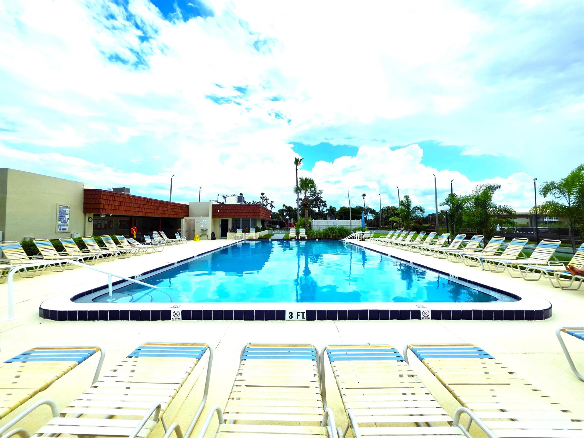 VISTA ROYALE PHASE IV BLD - Residential Lease