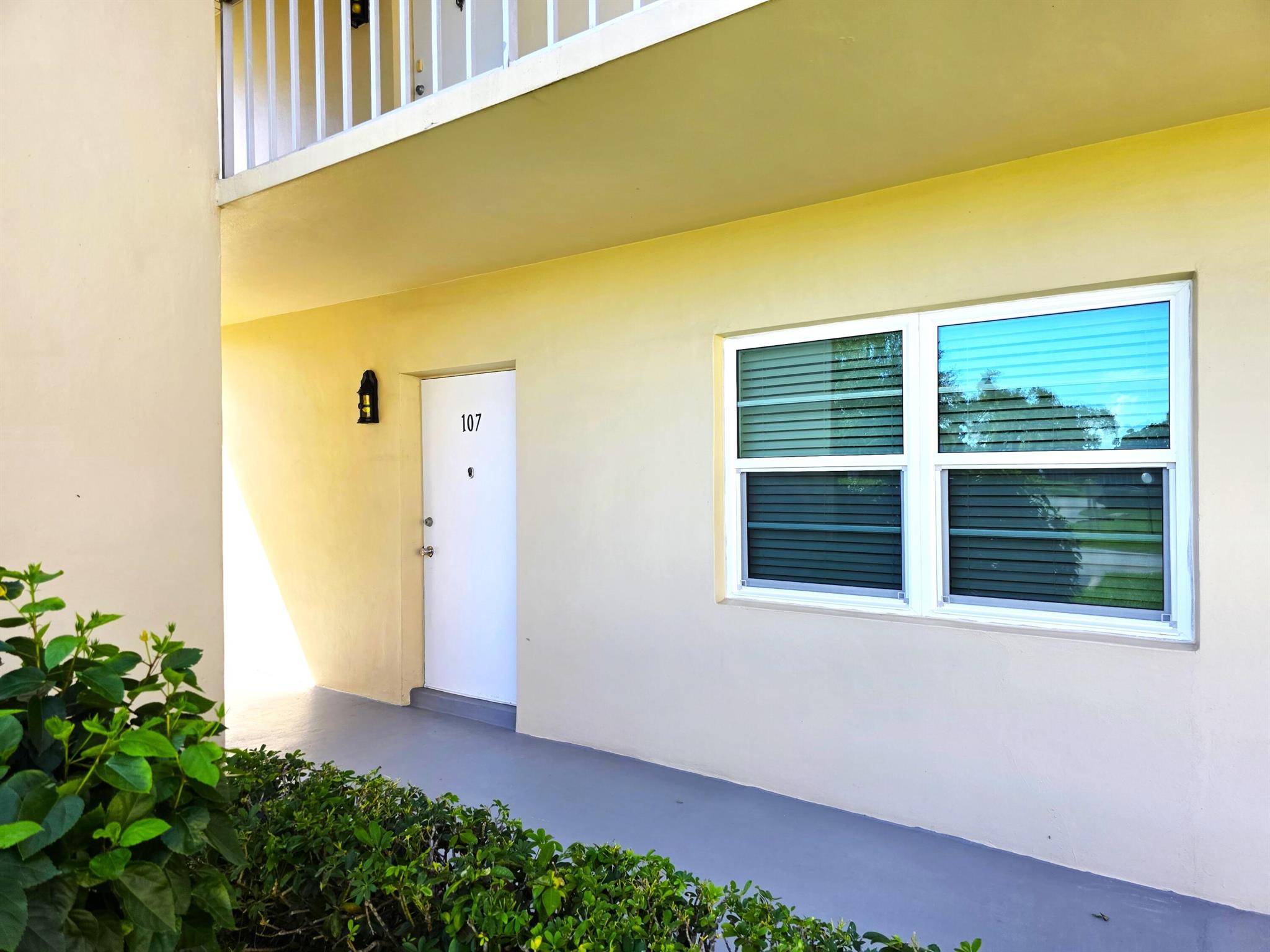 VISTA ROYALE PHASE IV BLD - Residential Lease
