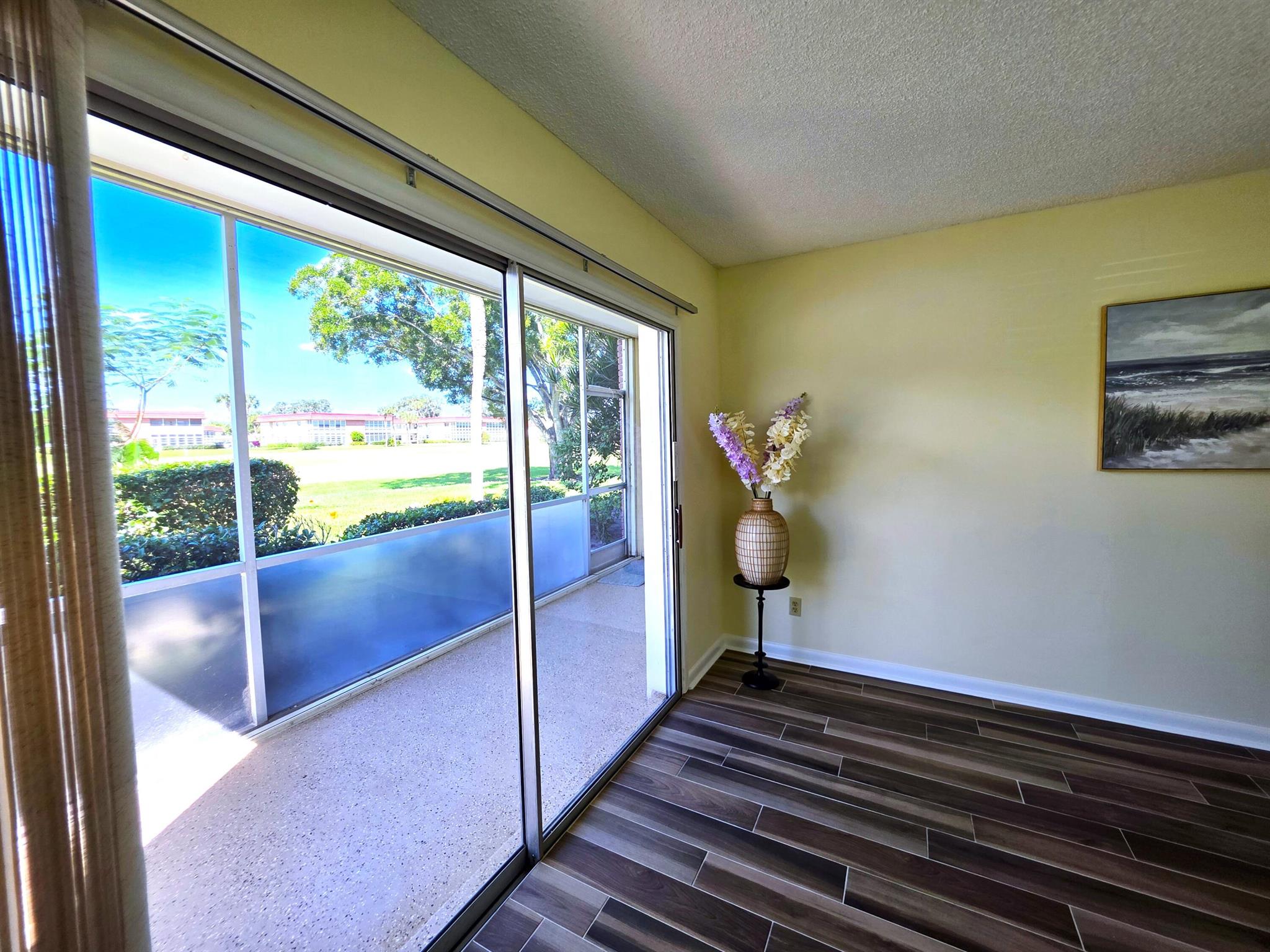 VISTA ROYALE PHASE IV BLD - Residential Lease