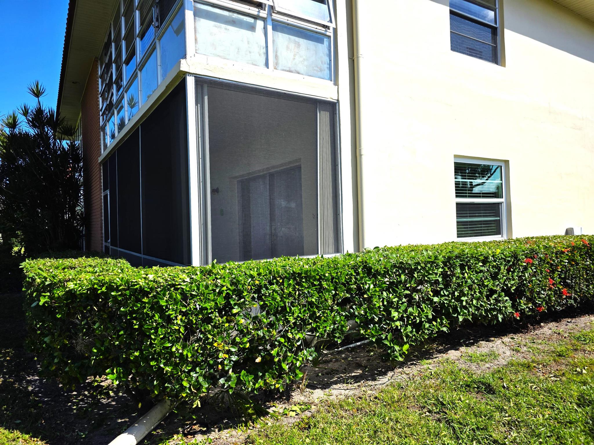 VISTA ROYALE PHASE IV BLD - Residential Lease