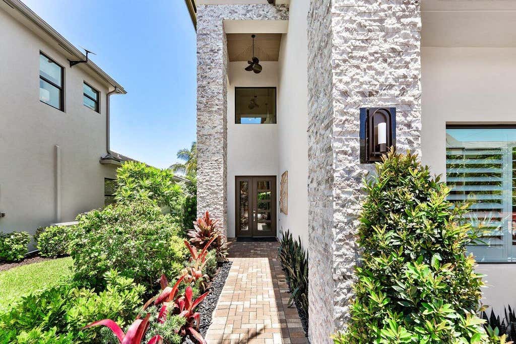 Photo of 480 42ND, West Palm Beach, FL 33407 (MLS # B26055725)