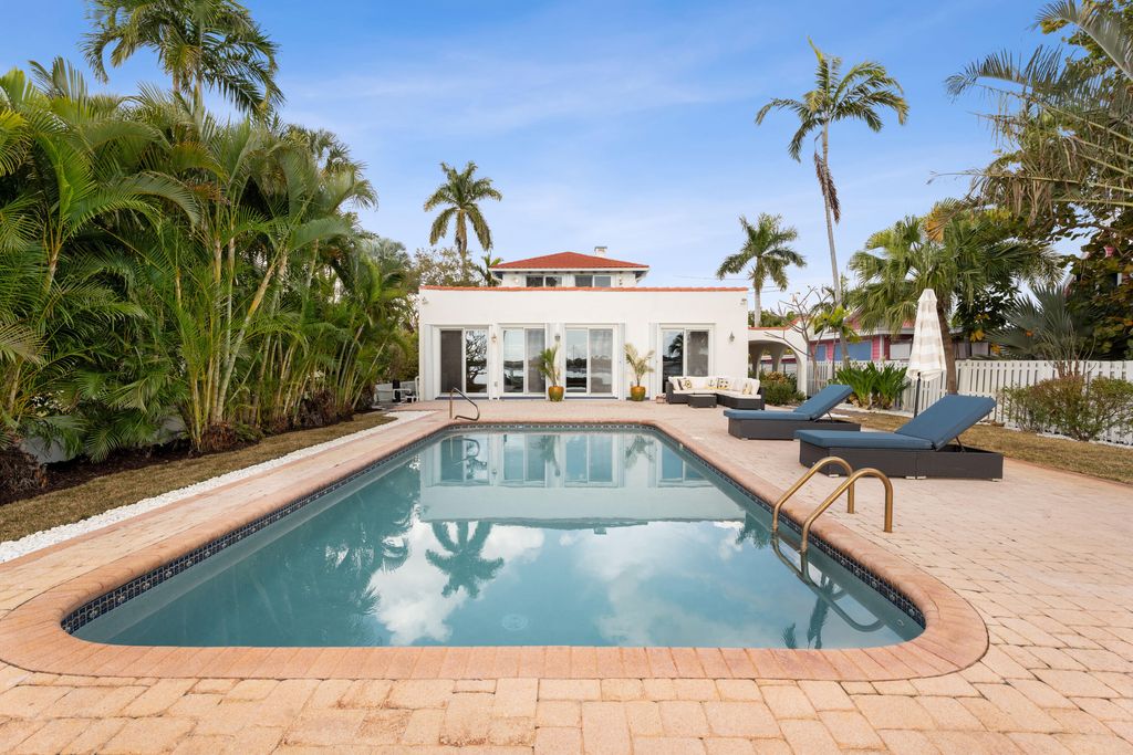 Photo of 114 S Lake Drive, Lantana, FL 33462 (MLS # R11162226)