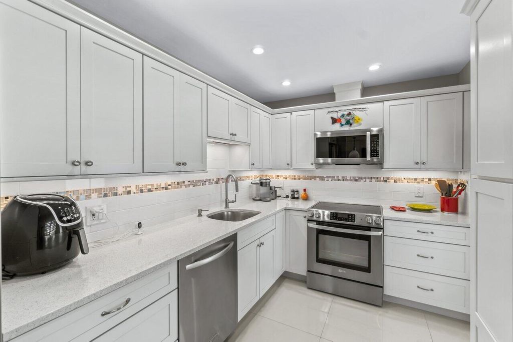 Photo of 4098 Quail Ridge Drive #Osprey, Boynton Beach, FL 33436 (MLS # R10982564)