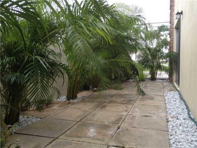 NORTH PALM BEACH VILLAGE - Residential Lease