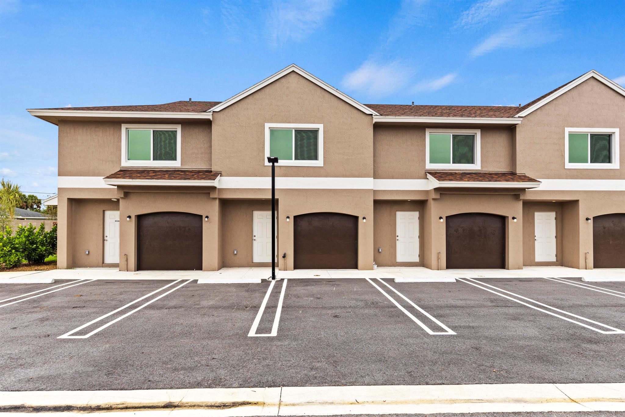 PORT ST LUCIE SECTION 33 - Residential Lease