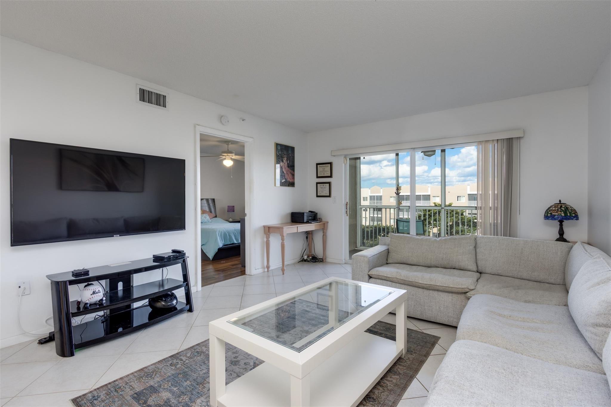 Weldon Condo - Residential