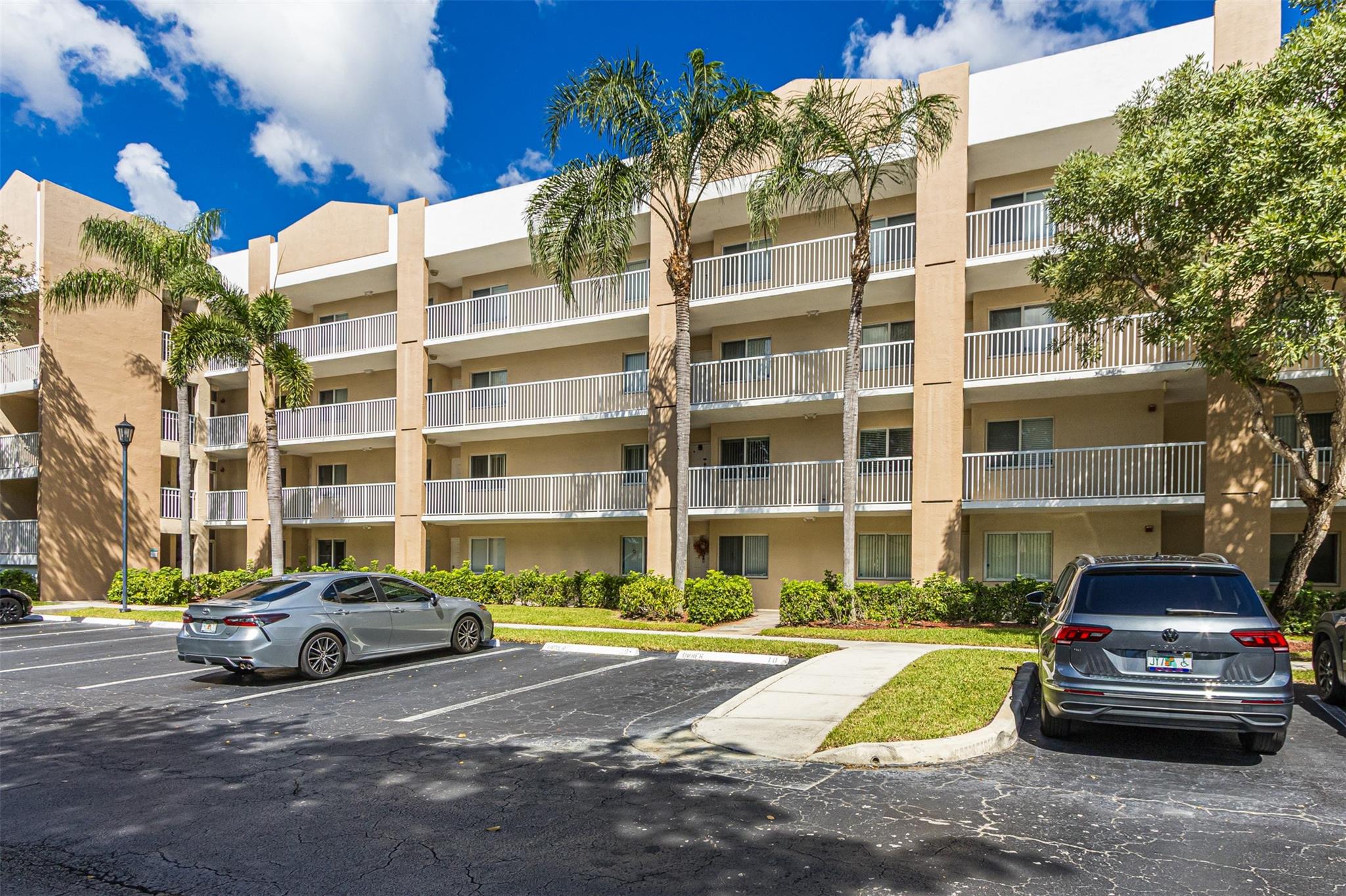 Weldon Condo - Residential