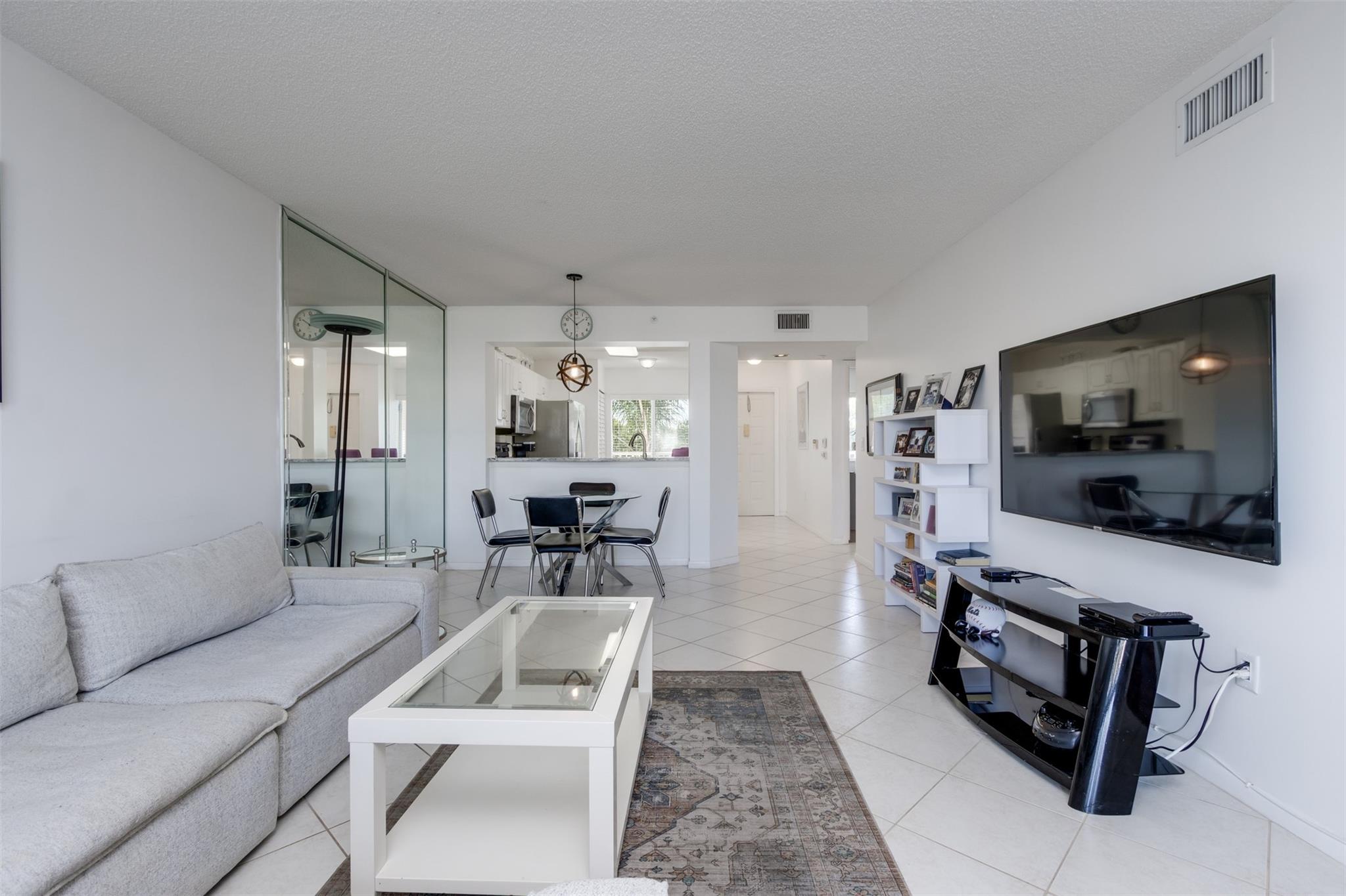 Weldon Condo - Residential