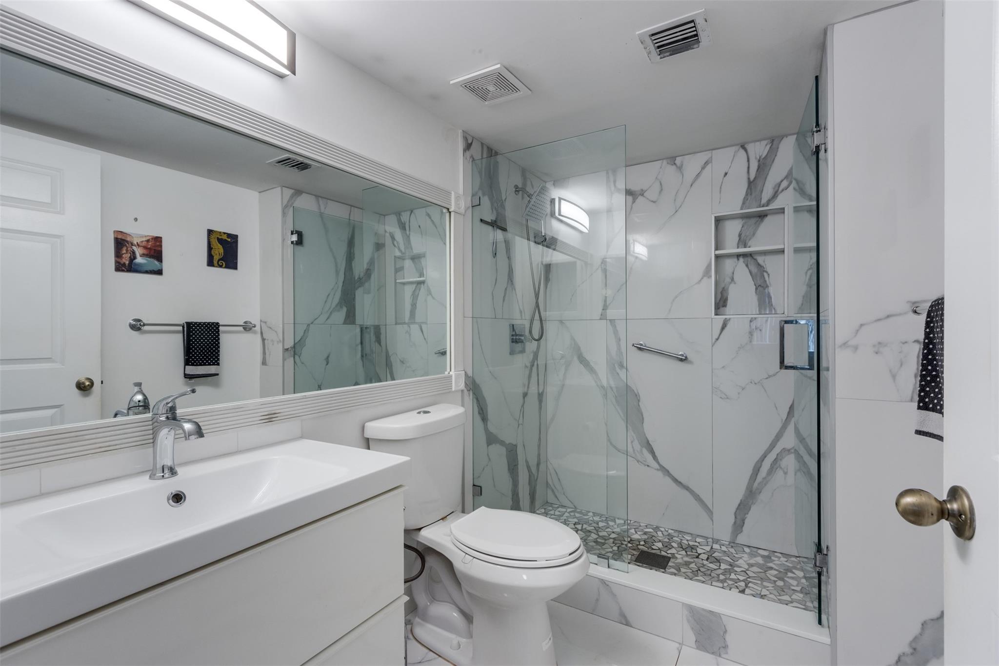 Weldon Condo - Residential