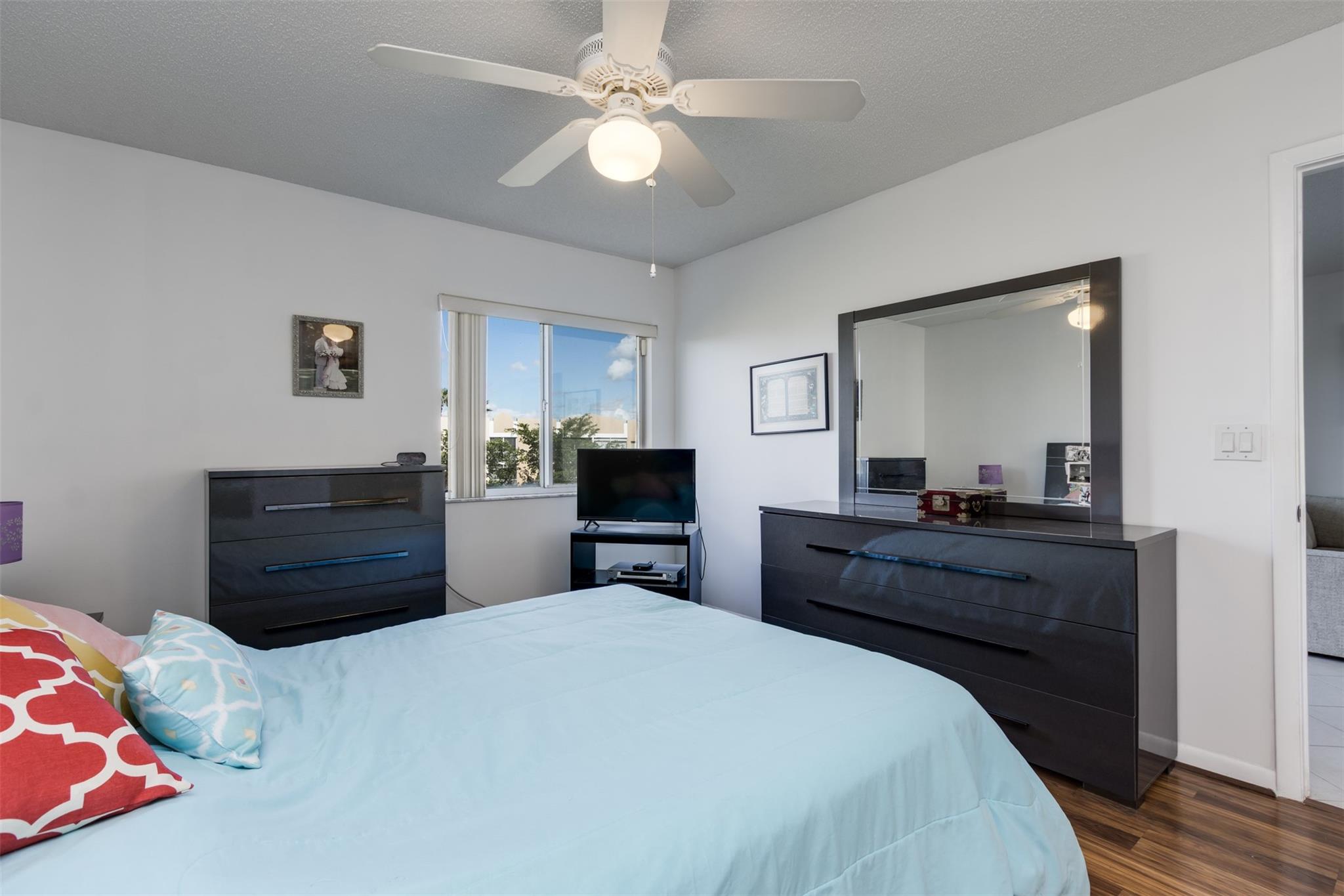 Weldon Condo - Residential