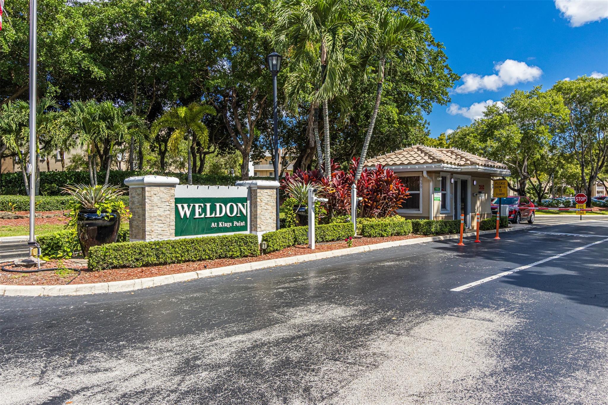 Weldon Condo - Residential