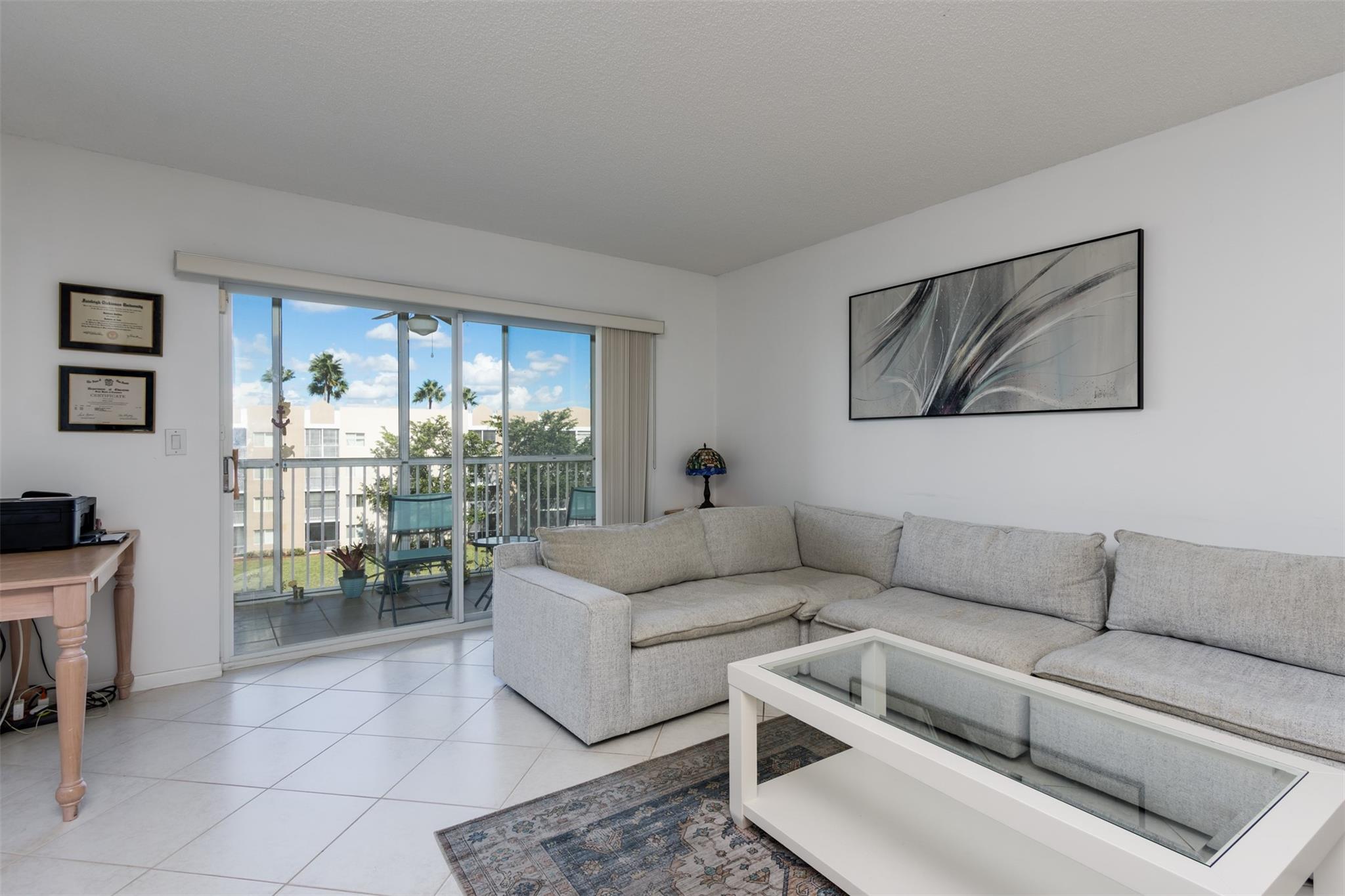 Weldon Condo - Residential