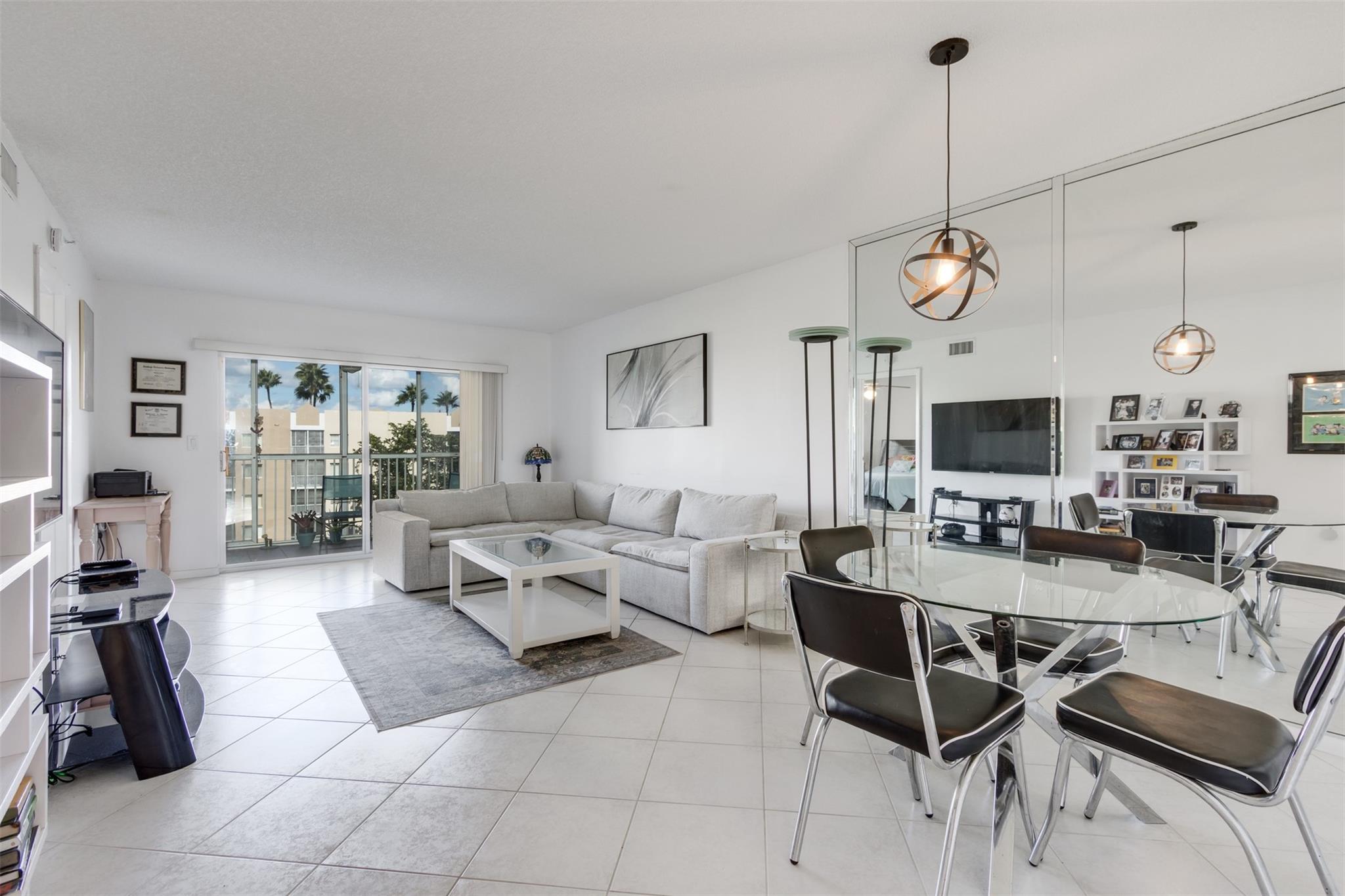 Weldon Condo - Residential