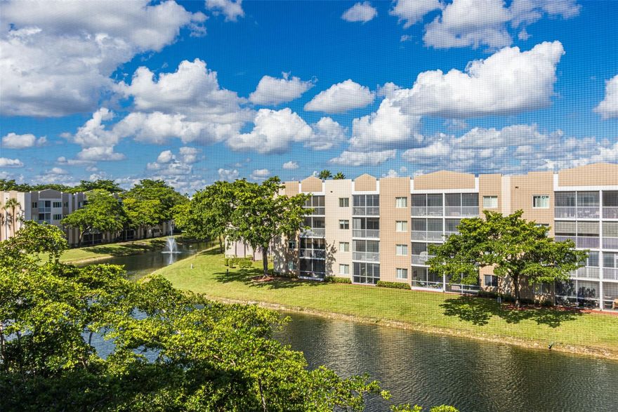 Enjoy peaceful lake views from this spacious 4th-floor condo located in the sought-after Kings Point! This bright and airy 2/2 features a large white kitchen with a convenient pass-through to the living area, perfect for entertaining. The screened, tiled patio offers a relaxing space to enjoy the breezy water views.
Inside, you’ll find tile and vinyl flooring throughout, a generously sized master bedroom with a walk-in closet, and a beautifully updated stand-up shower—all complemented by a serene lake view from the bedroom.
KP offers resort-style living with an incredible array of amenities, a state-of-the-art 1,007-seat venue hosting top entertainment. Residents also enjoy a variety of games and activities.
This property offers comfort, convenience, and a vibrant community lifestyle.