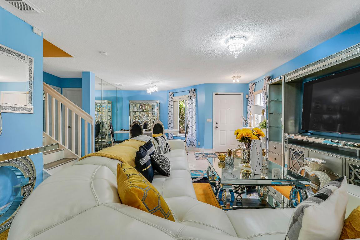 WILLOUGHBY FARMS - Residential