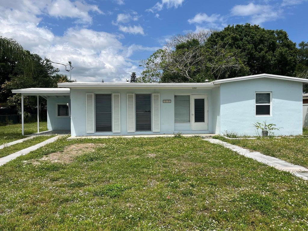 Photo of 213 NE Prima Vista Boulevard, Port St Lucie, FL 34983 (MLS # R11080129)