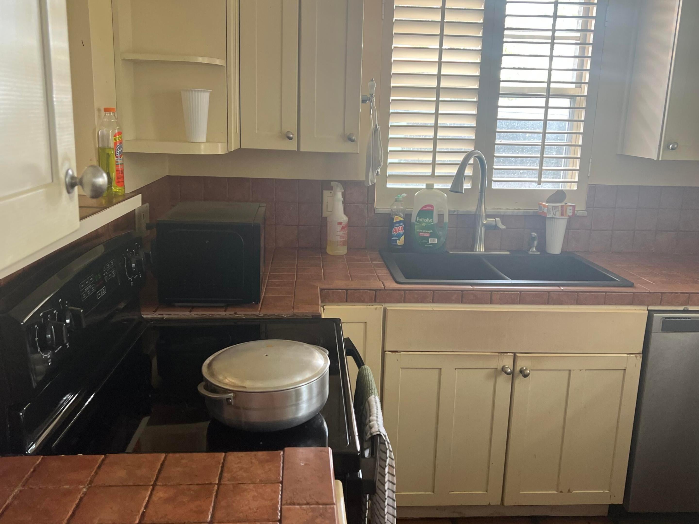 501 SANDPIPER Circle 501