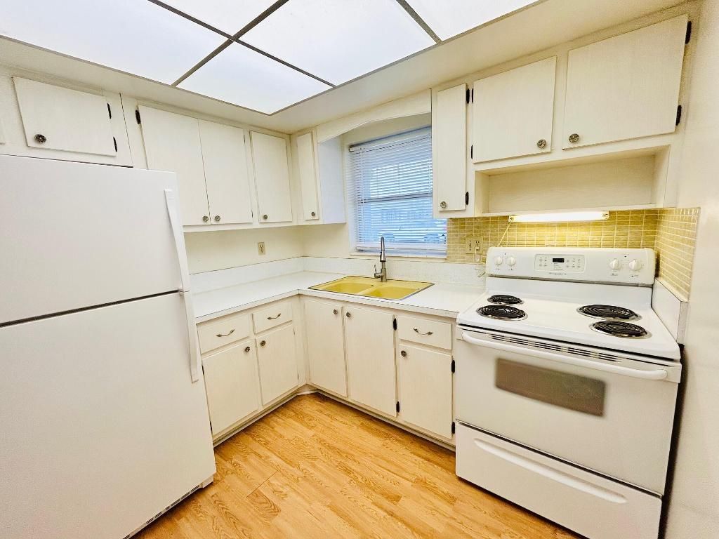 Photo of 2545 Dudley Drive W #L, West Palm Beach, FL 33415 (MLS # R11153378)