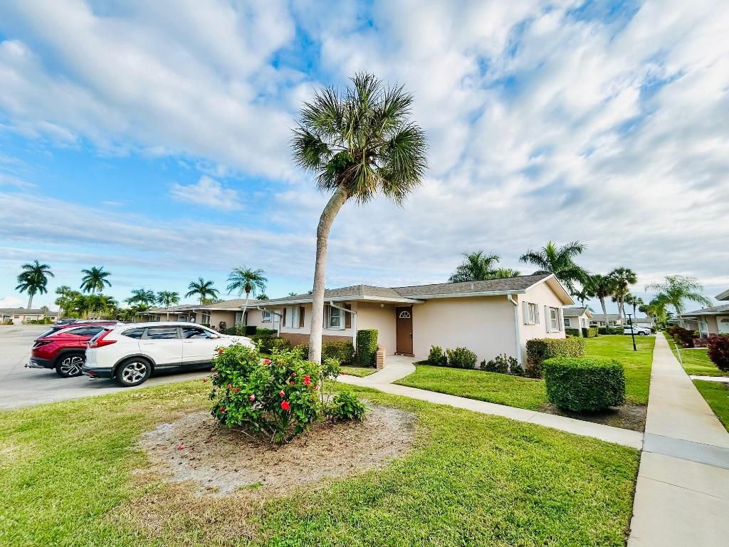 Photo of 2545 Dudley Drive W #L, West Palm Beach, FL 33415 (MLS # R11153378)