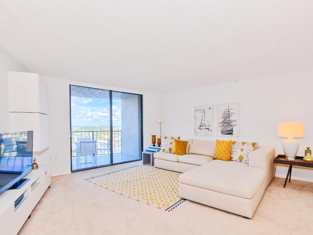 REGENCY HIGHLAND - Residential Lease