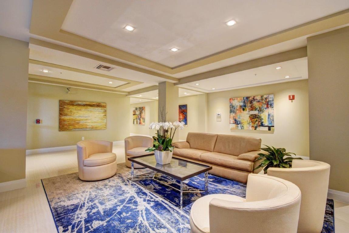 REGENCY HIGHLAND - Residential Lease