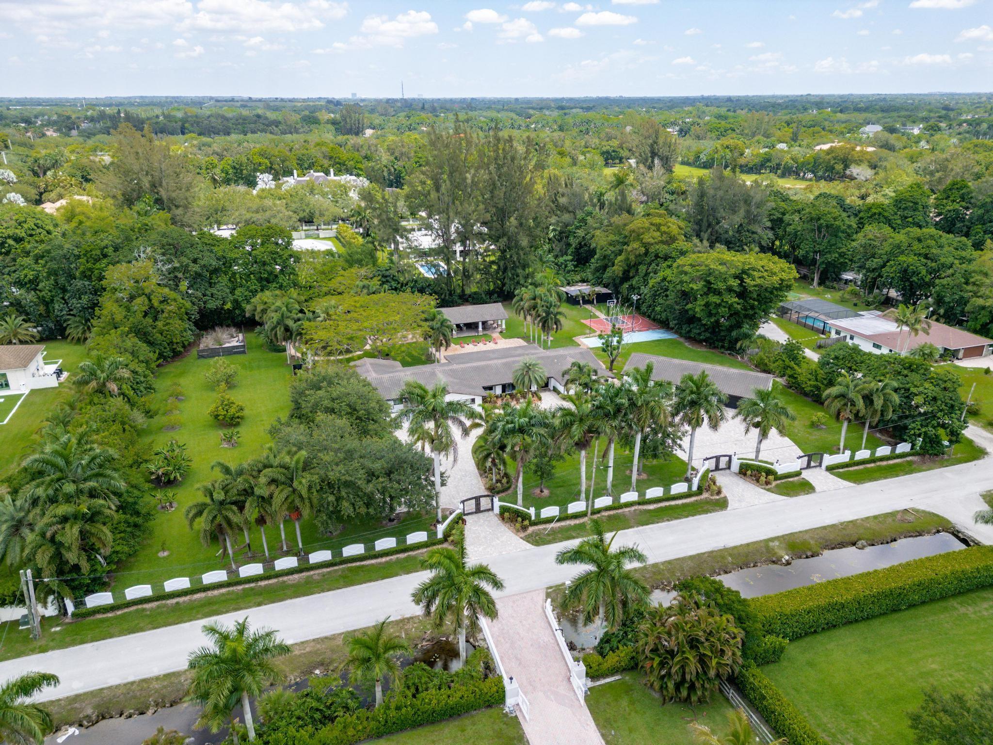 SUNSHINE RANCHES - Residential
